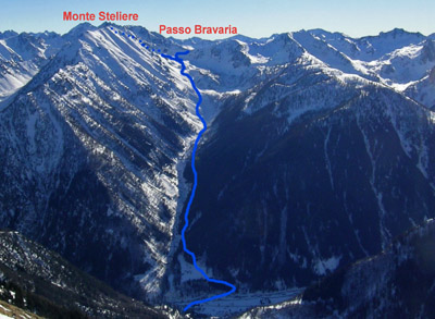 Passo Bravaria e Monte Steliere, visti dal Monte Vaccia
