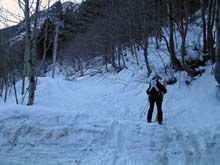 Punta_vallone_Binec_03_Tetti_Trocello_inizio_mulattiera_Maria